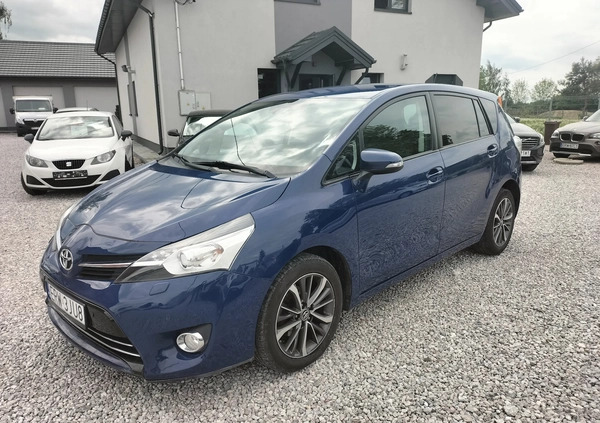 Toyota Verso cena 43500 przebieg: 96000, rok produkcji 2016 z Gliwice małe 79